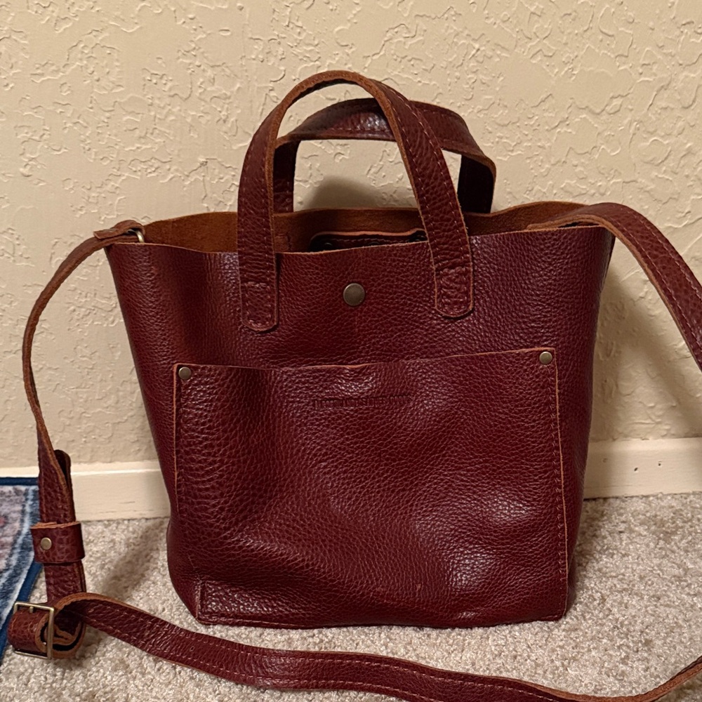 Women's Leather Tote Bag in Burgundy
